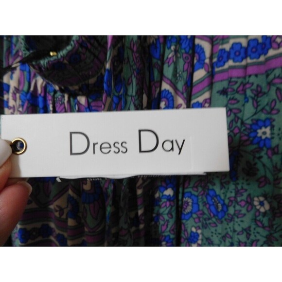 Darling NWT~Dress Day Open Back Floral Print Maxi Dress Size Medium - Picture 11 of 11